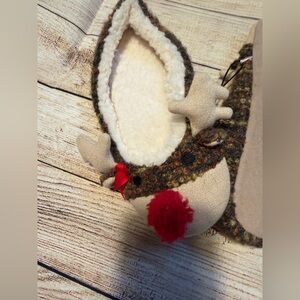 NWT reindeer cute slippers